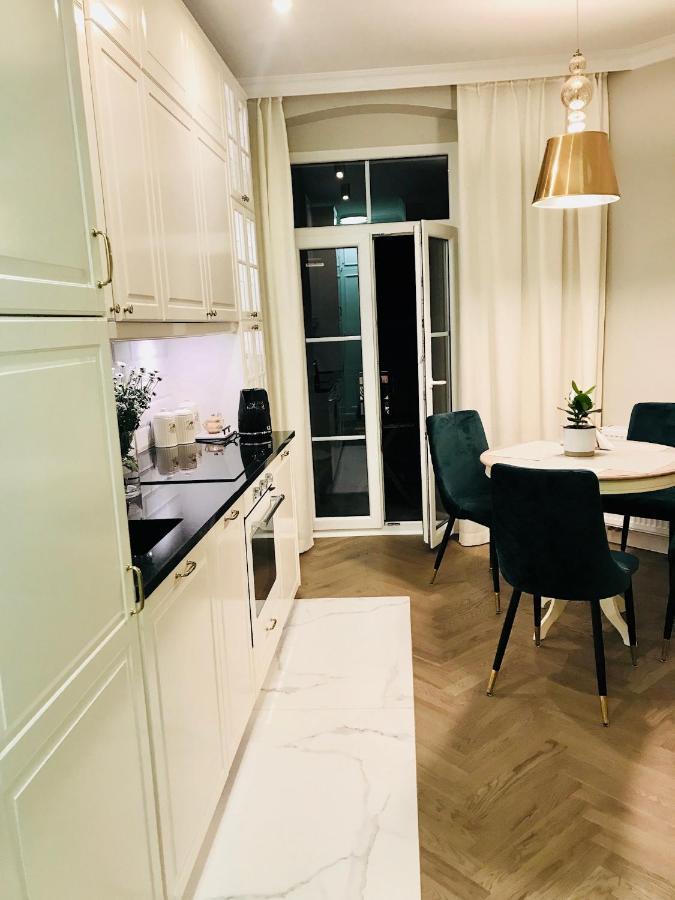 Gold Apartment Piotrkowska 37 Łódź Esterno foto